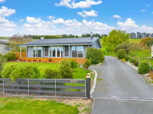 21 Oxford Street, Waikari