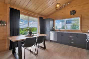 21 Oxford Street, Waikari