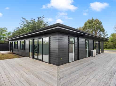 31 Regent Street, Martinborough