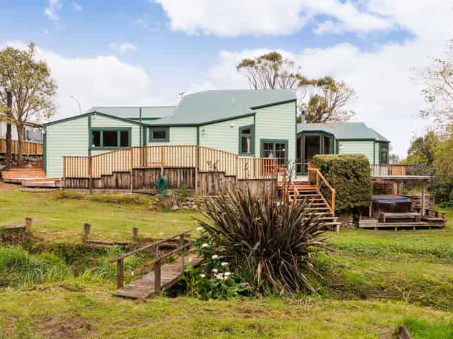 353 Kahuterawa Road, Linton