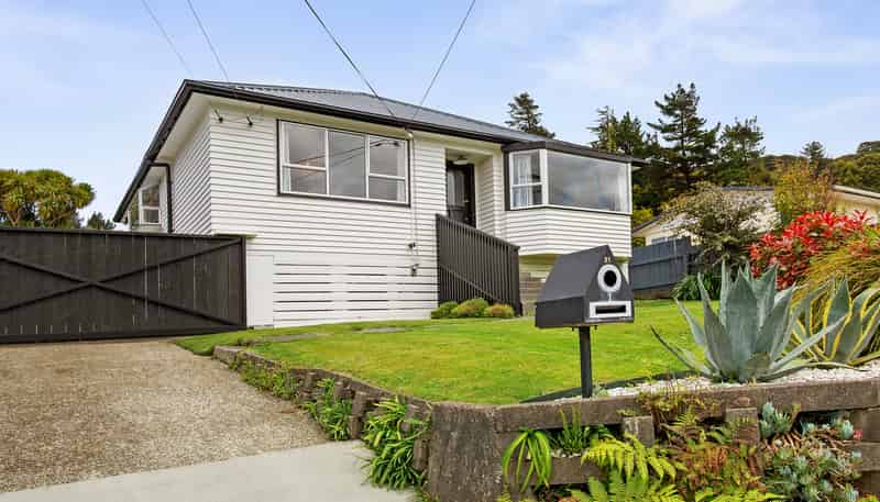 21 Mcgowan Road, Wainuiomata