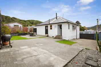 21 Mcgowan Road, Wainuiomata