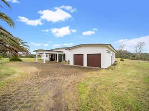 6-10 Holdens Road, Henderson