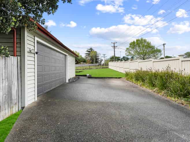 31 Roland Road, Greenhithe