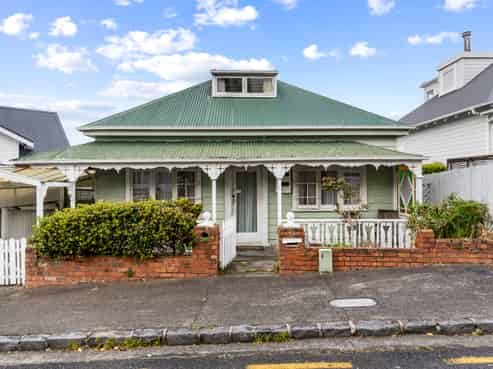 2 Percival Parade, Saint Marys Bay