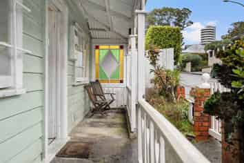 2 Percival Parade, Saint Marys Bay