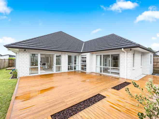 81 Colonial Drive, Millwater