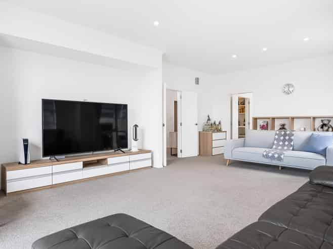 81 Colonial Drive, Millwater