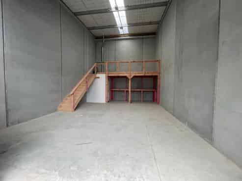 Warehouse Unit in Prime Silverdale Location