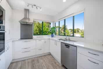 28D Zealandia Road, Manly