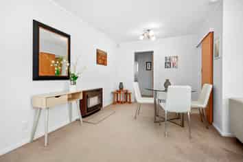 2/7 Jutland Street, Waterloo