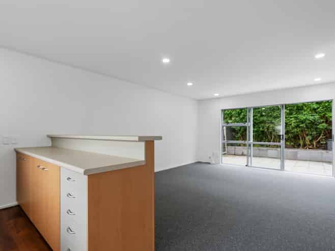 7/218 Captain Springs Road, Onehunga