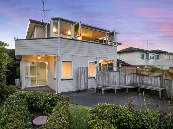 2/24 Cherub Place, West Harbour