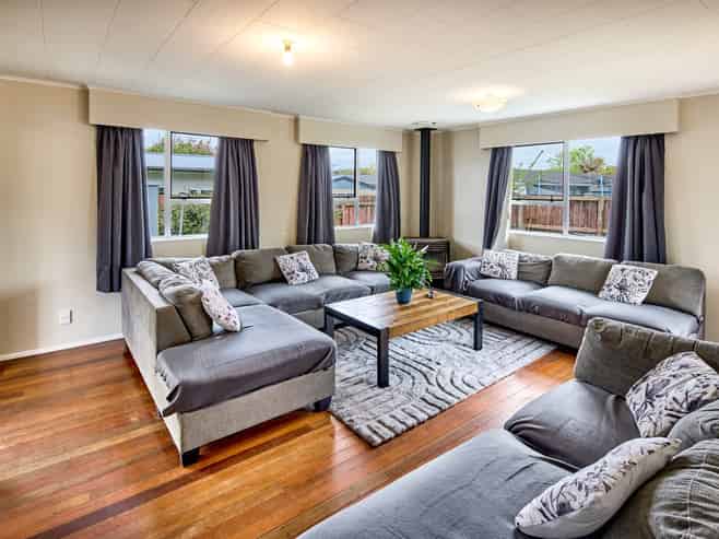14 Indiana Grove, Totara Park