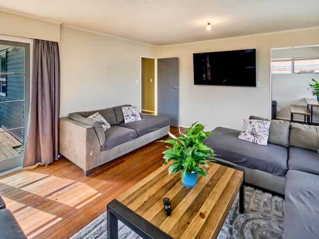 14 Indiana Grove, Totara Park