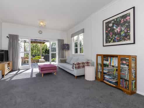 12 Tui Road, Raumati Beach