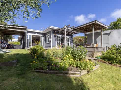 12 Tui Road, Raumati Beach