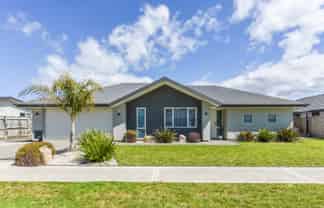 32 Oakdale Grove, Richmond