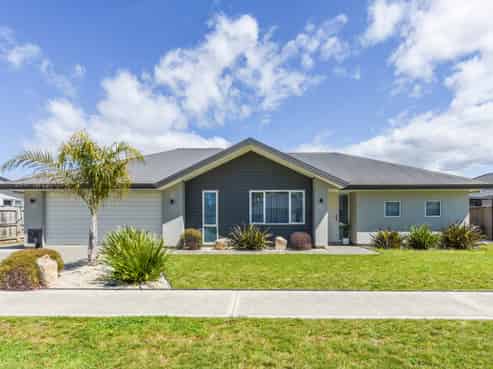 32 Oakdale Grove, Richmond