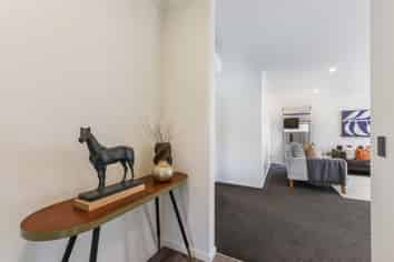 32 Oakdale Grove, Richmond