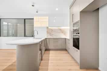 102A Te Oneroa Way, Long Bay