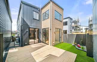 102A Te Oneroa Way, Long Bay