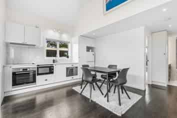19D Cathedral Place, Parnell