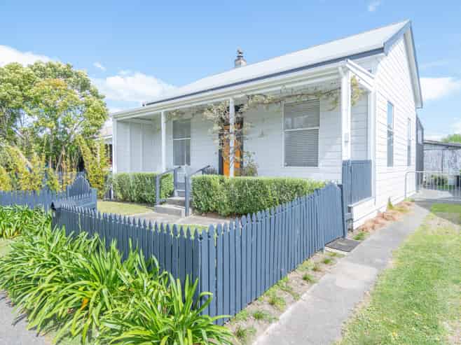 12 Root Street, Gisborne