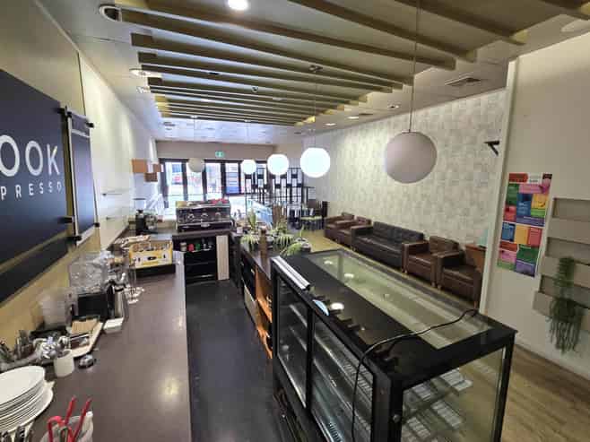 CENTRAL OFFICE / RETAIL / HOSPITALITY SPACE 
