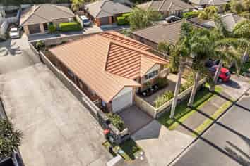 27 Red Hibiscus Road, Stanmore Bay