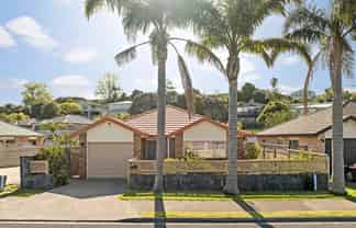 27 Red Hibiscus Road, Stanmore Bay