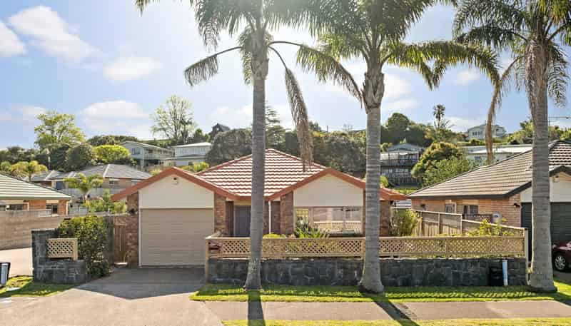 27 Red Hibiscus Road, Stanmore Bay