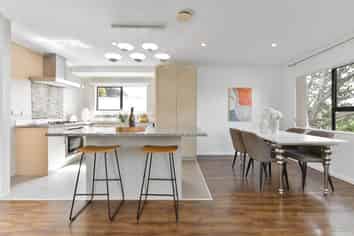 2/16 Caribbean Drive, Unsworth Heights