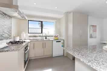 2/16 Caribbean Drive, Unsworth Heights