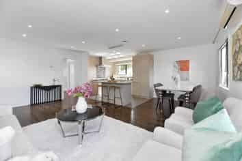 2/16 Caribbean Drive, Unsworth Heights