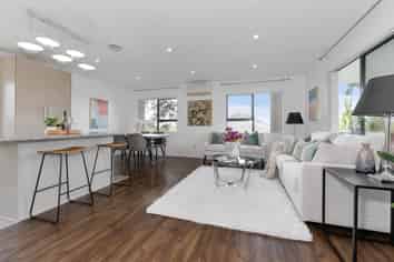 2/16 Caribbean Drive, Unsworth Heights