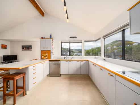 5 Longmont Terrace, Churton Park