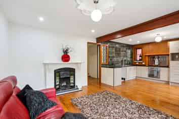 12 Kauri Loop Road, Oratia