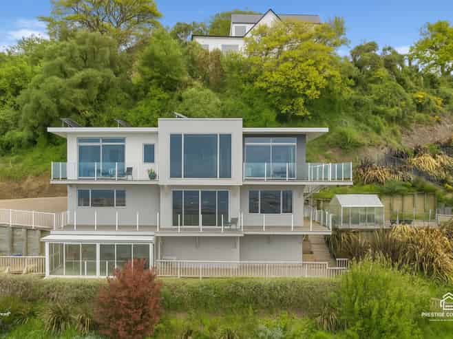 75 Ravenswood Road, Saint Clair