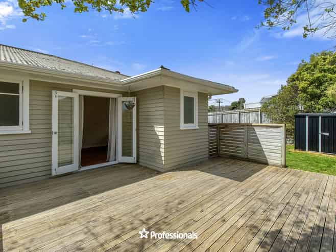 18 Titoki Road, Raumati Beach