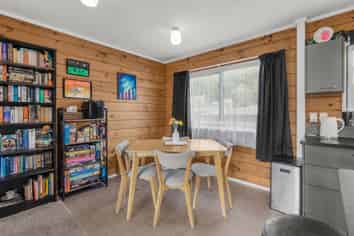 6 Garnet Grove, Birchville