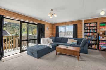 6 Garnet Grove, Birchville