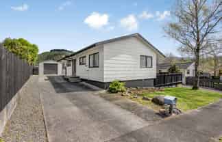 6 Garnet Grove, Birchville