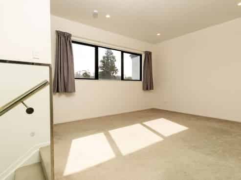 2/535 Swanson Road, Ranui