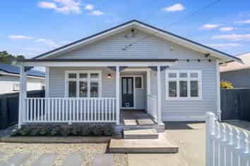 15 Plunket Avenue, Petone
