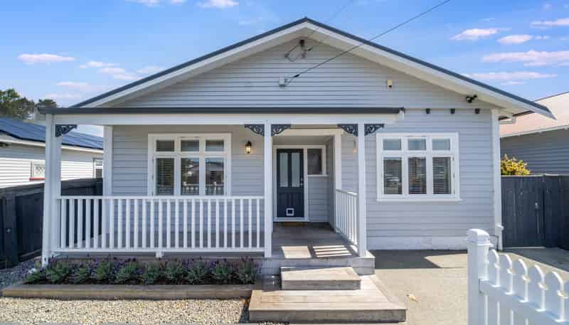 15 Plunket Avenue, Petone