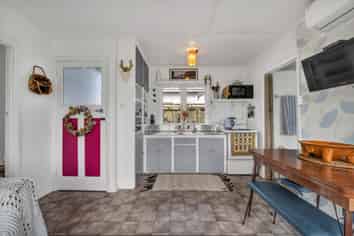 52 Fifth Avenue, Urenui