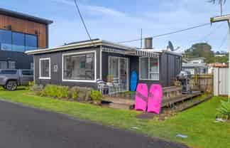 52 Fifth Avenue, Urenui