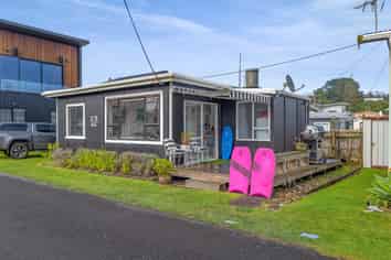 52 Fifth Avenue, Urenui