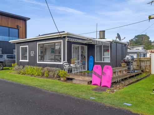 52 Fifth Avenue, Urenui